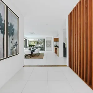 Witta Circle - Walk To Hastings St & Noosa Heads