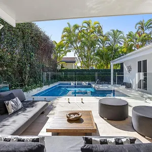 Family & Pet-friendly Luxury Near Hastings St Noosa Heads